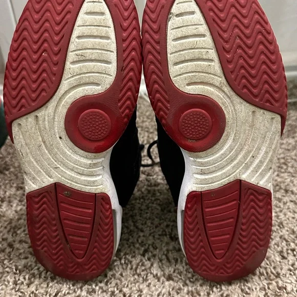 Boys 6Y Jordan’s sneakers - Picture 2 of 6